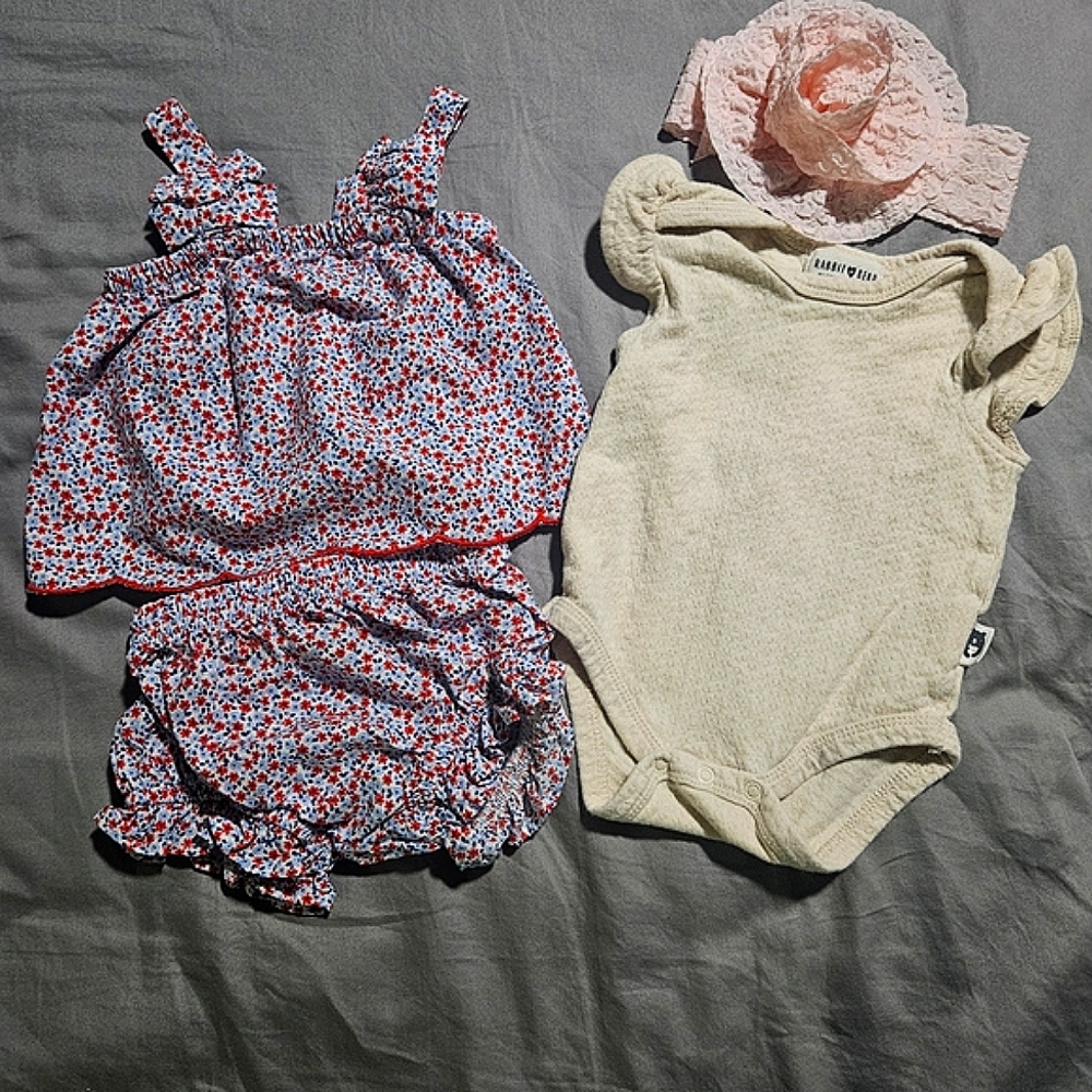 💝💝5/$25💝💝Floral Print Kids Bodysuit Set with Cream Bodysuit